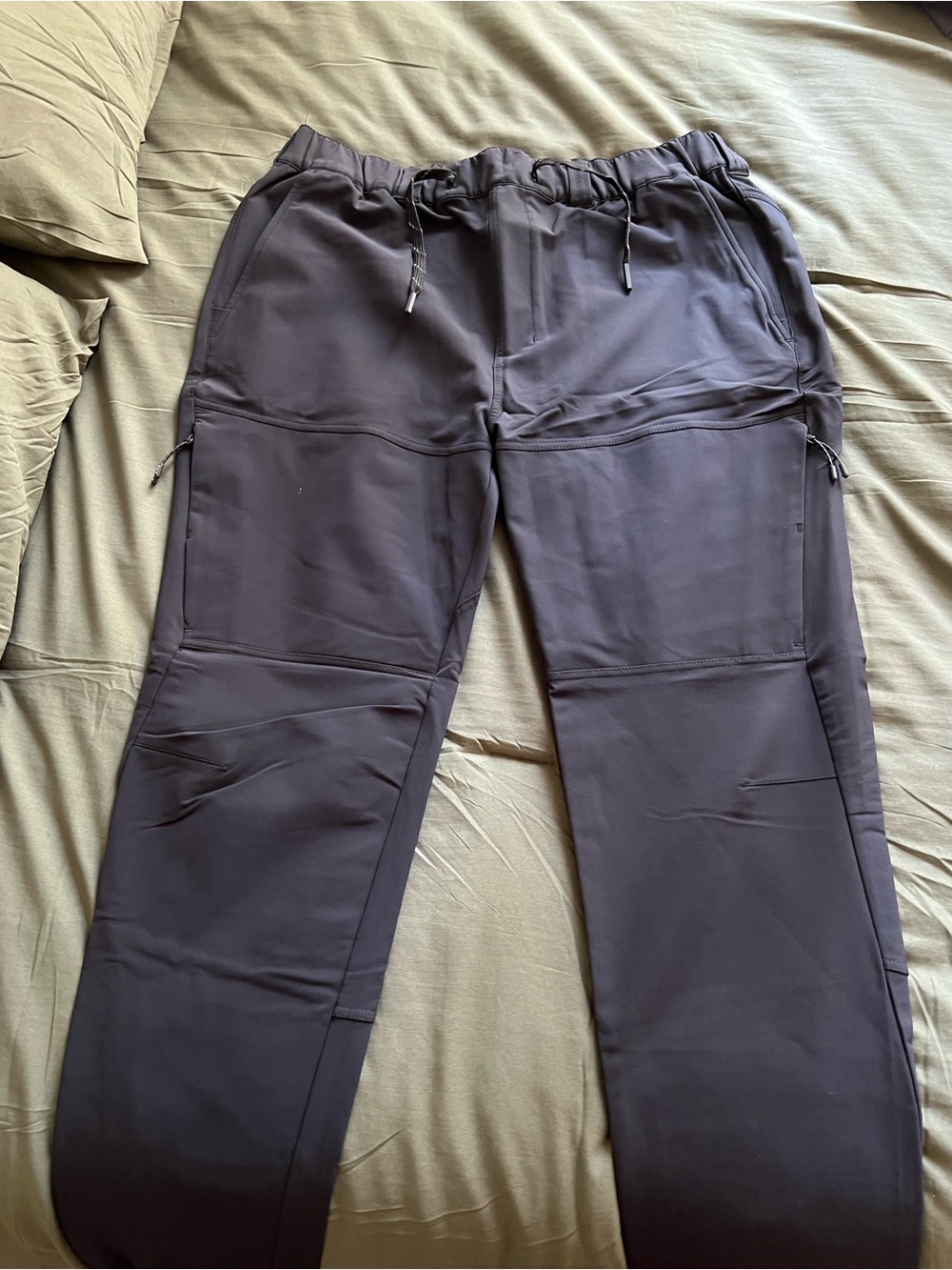 Men’s BYLT Tech Nylon Jogger. Black color. Size L. Like brand new.